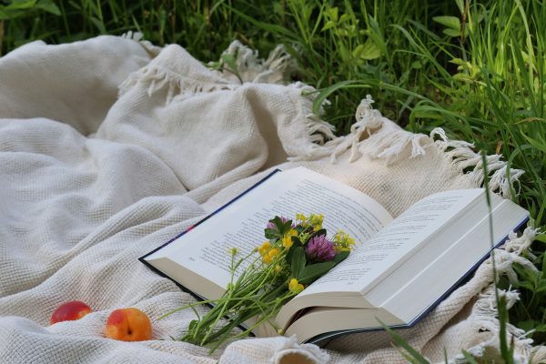 Best affordable throws for spring home decor