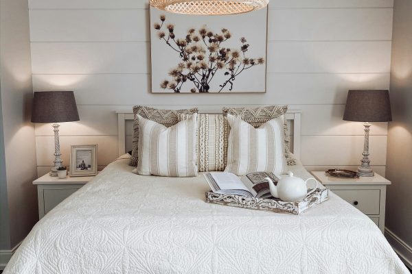 How to decorate a boho bedroom on a low-budget