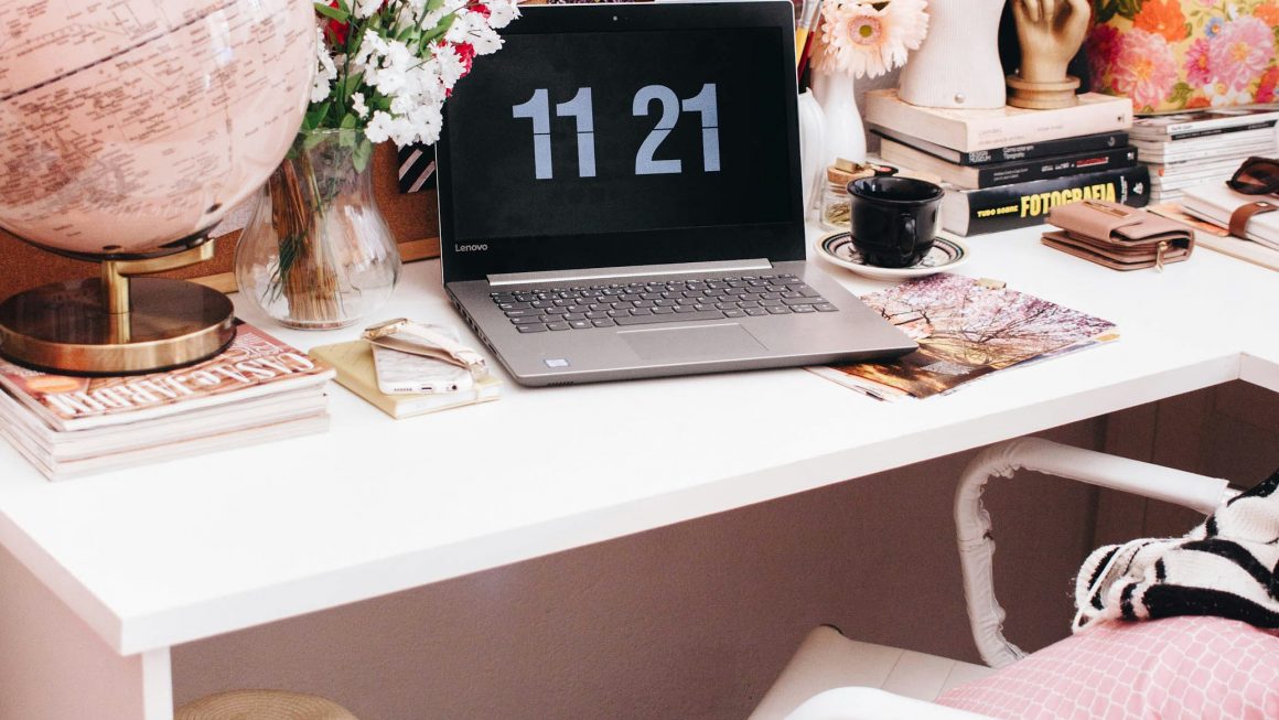 pink office decor