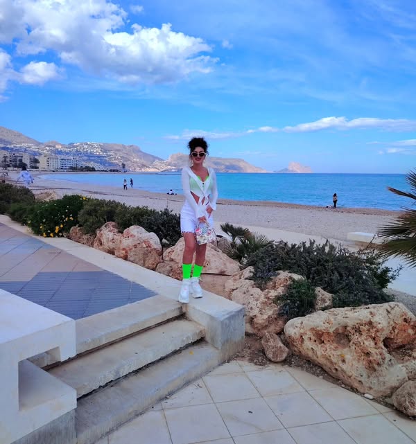 affordable holiday outfits