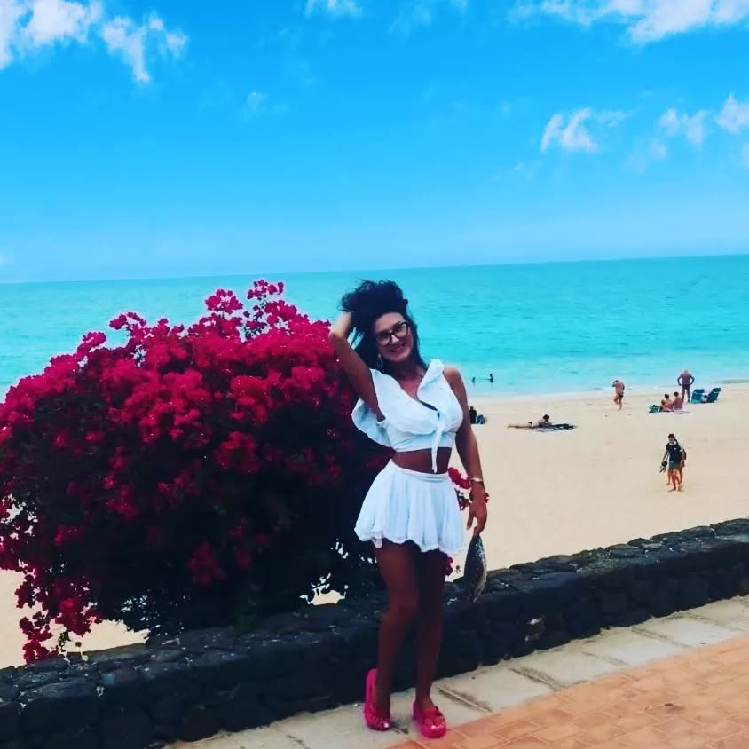 affordable holiday outfits