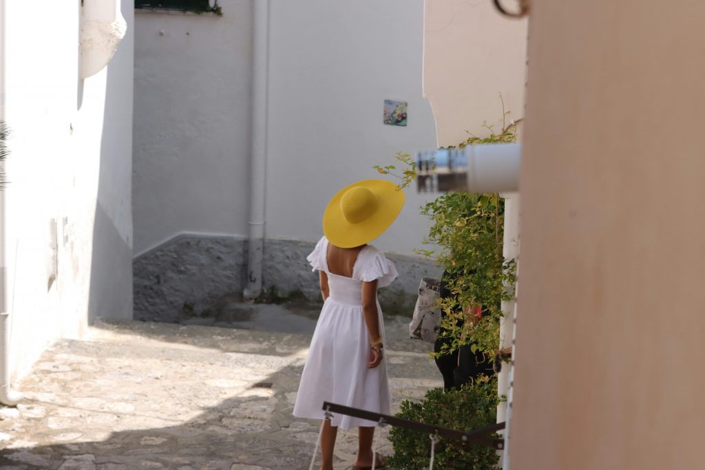 affordable holiday outfits