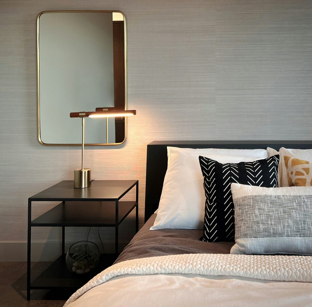 minimalist chic bedroom